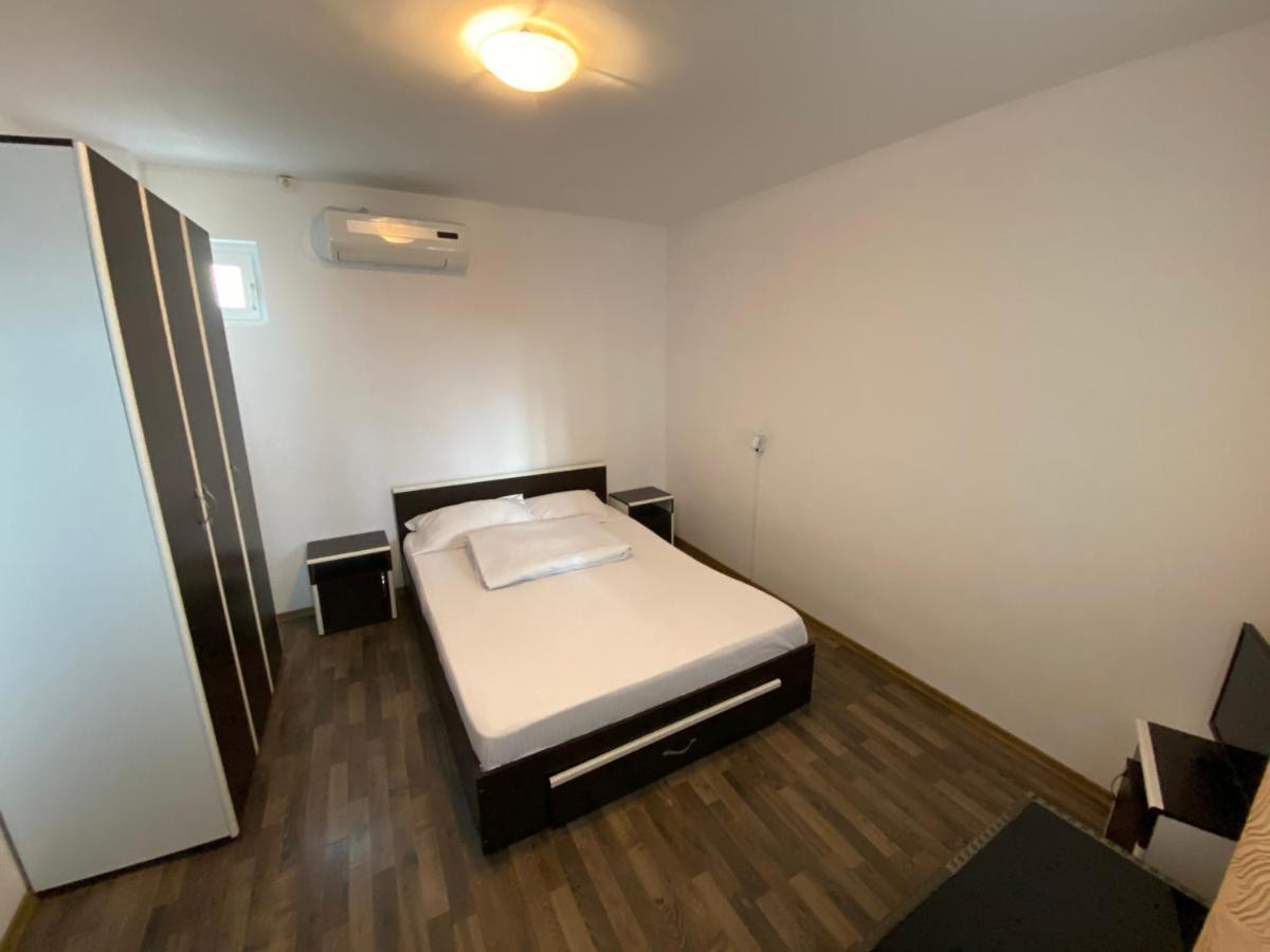 Hotel Casa Ciobi Două Mai Esterno foto
