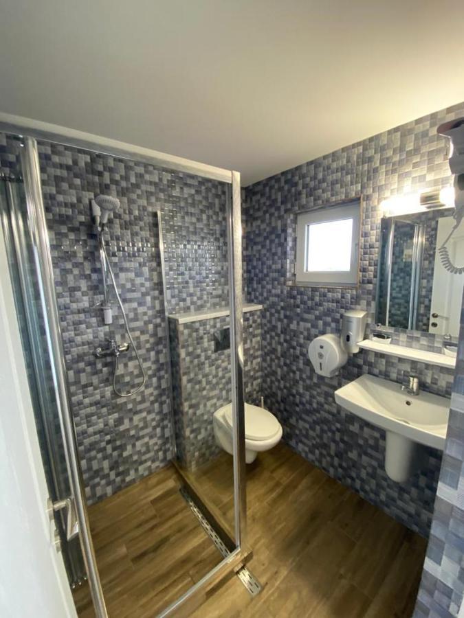 Hotel Casa Ciobi Două Mai Esterno foto