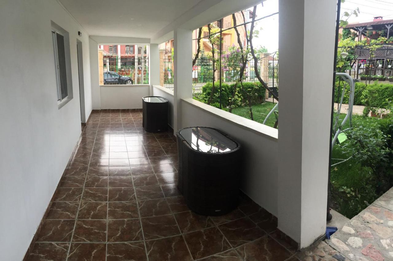 Hotel Casa Ciobi Două Mai Esterno foto